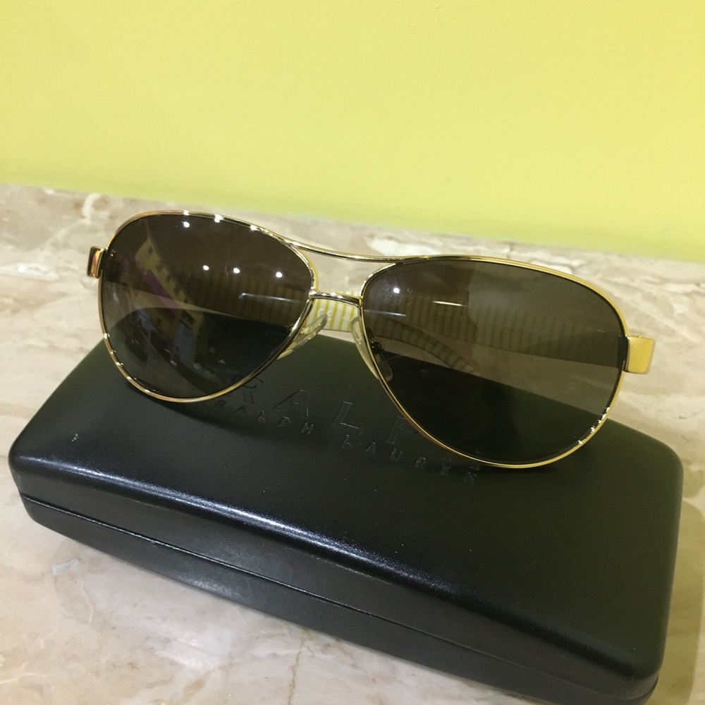Sunglasses - image 7